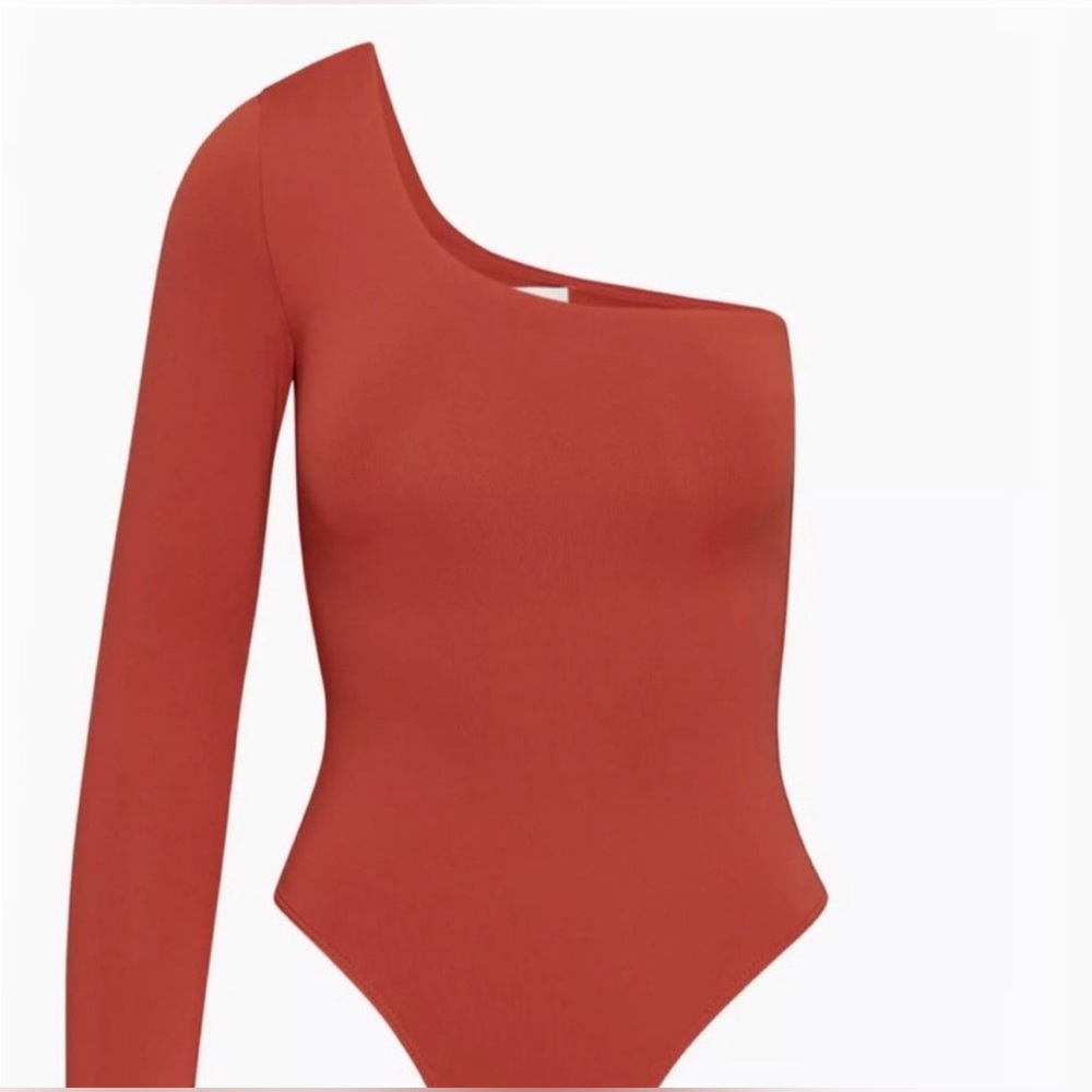 Aritzia Babaton one shoulder bodysuit. Orange . Size small